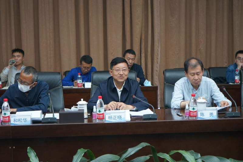 杨正晓_副本.jpg 杨正晓_副本.jpg